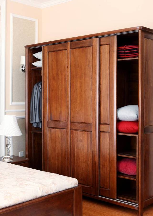 華鶴家具實木衣柜系列產(chǎn)品介紹